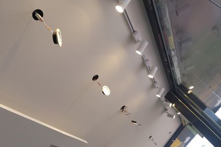 Thi công vách cửa kính